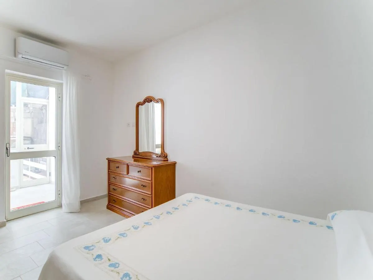 Apartment Belvilla By Oyo La Casa Di Laura Arzachena Italy